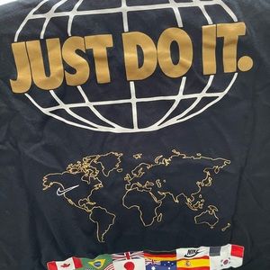 Nike T-shirt Men’s Large